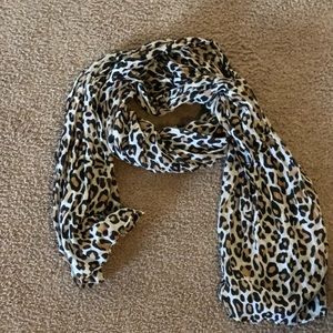 Leopard scarf